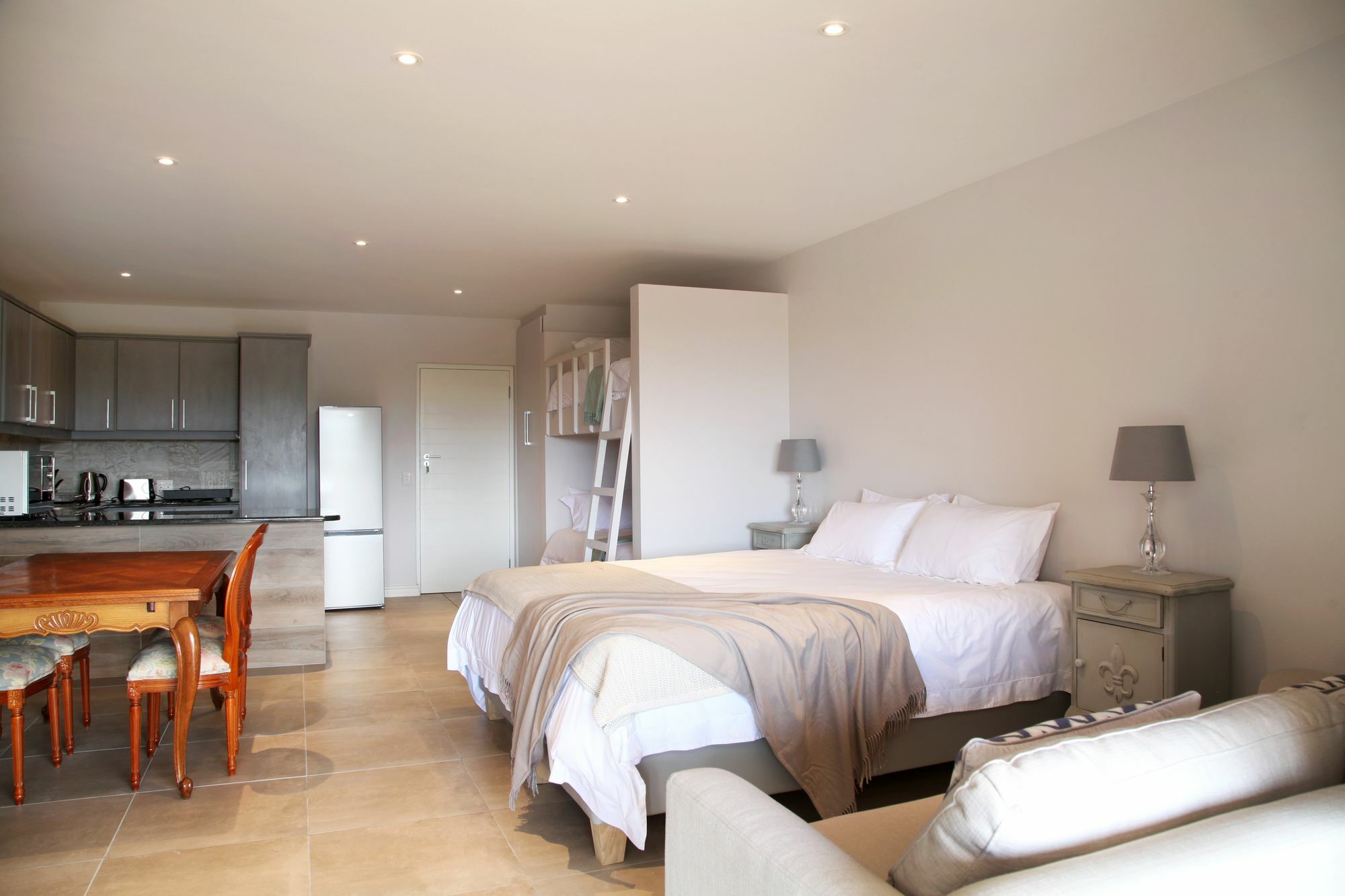 Sunrise Bay Self Catering Lägenhet Plettenberg Bay Exteriör bild
